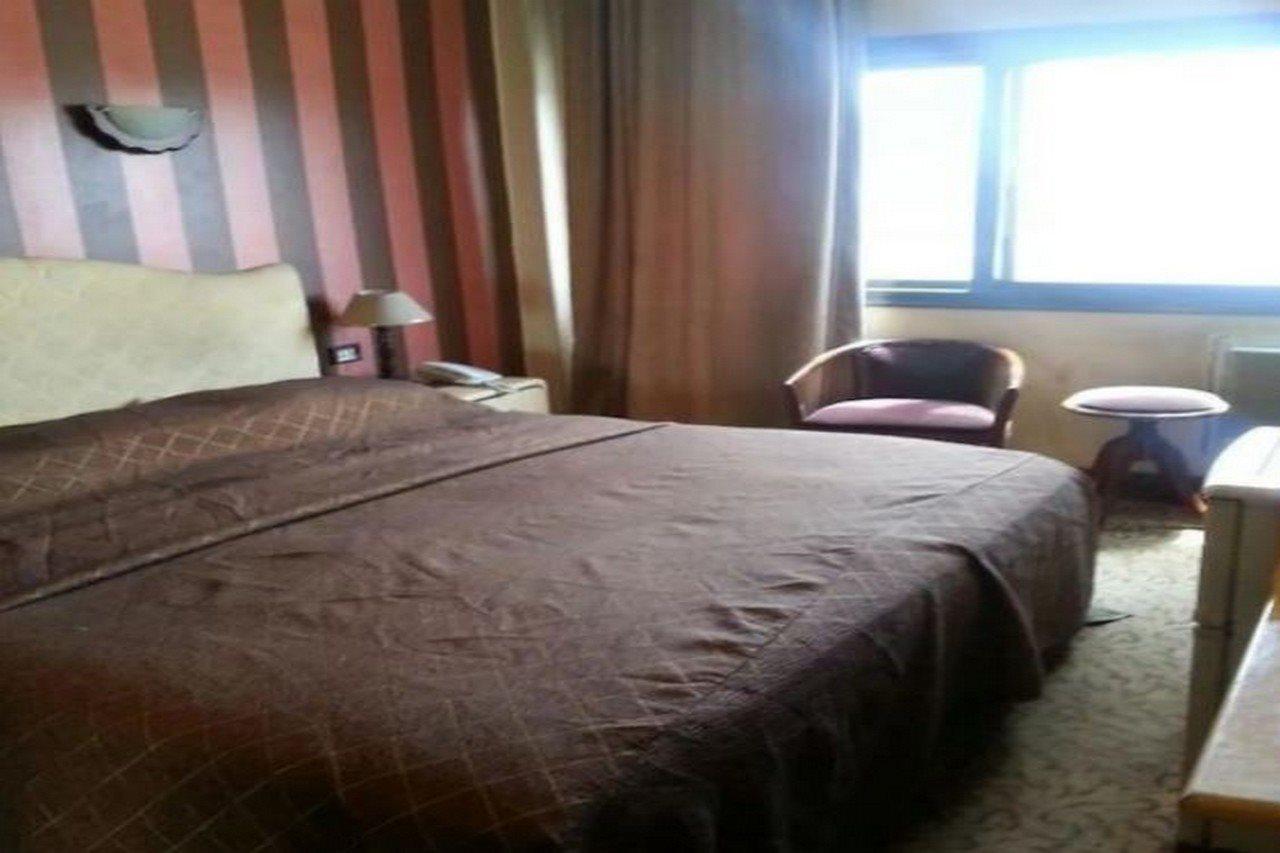 Oasis Hotel Heliopolis カイロ エクステリア 写真